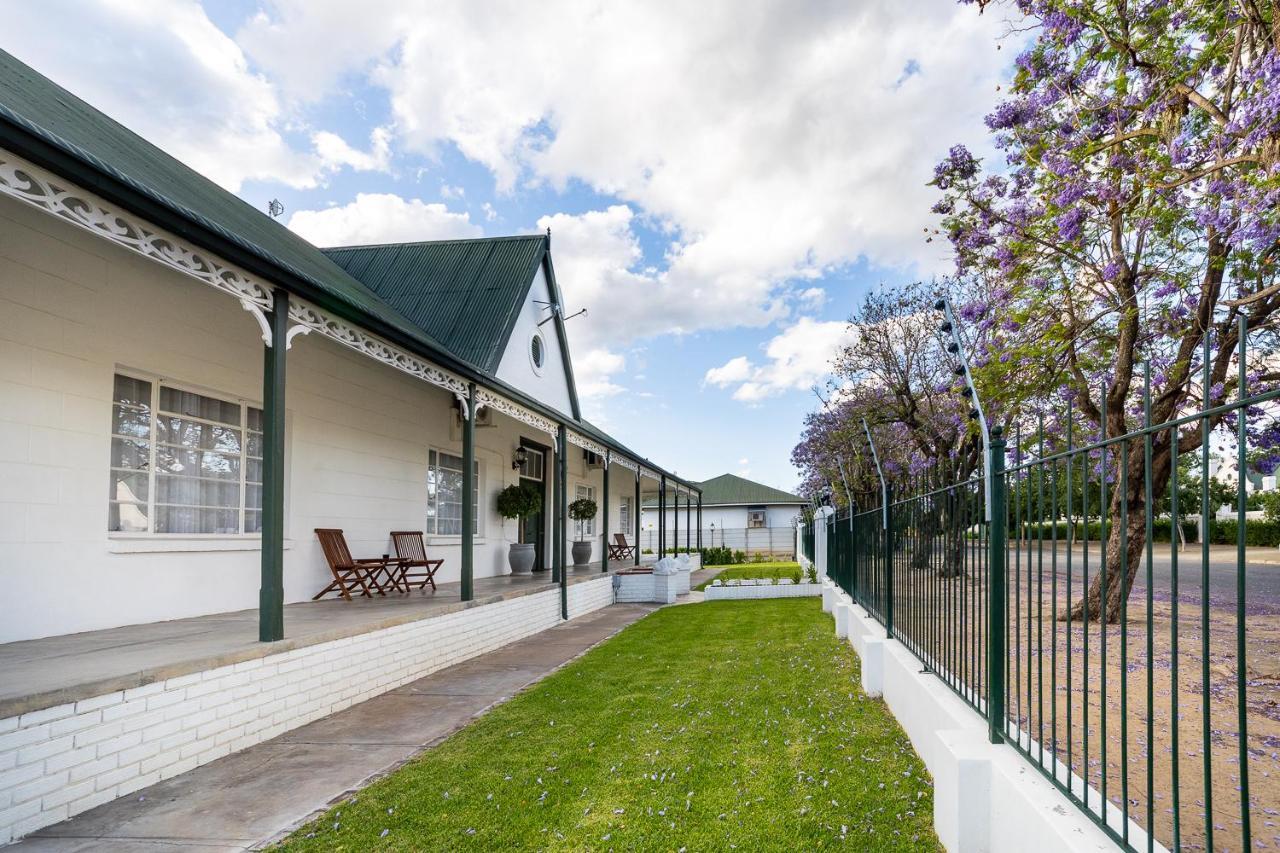 Victorian Square Guesthouse Graaff Reinet Exterior photo