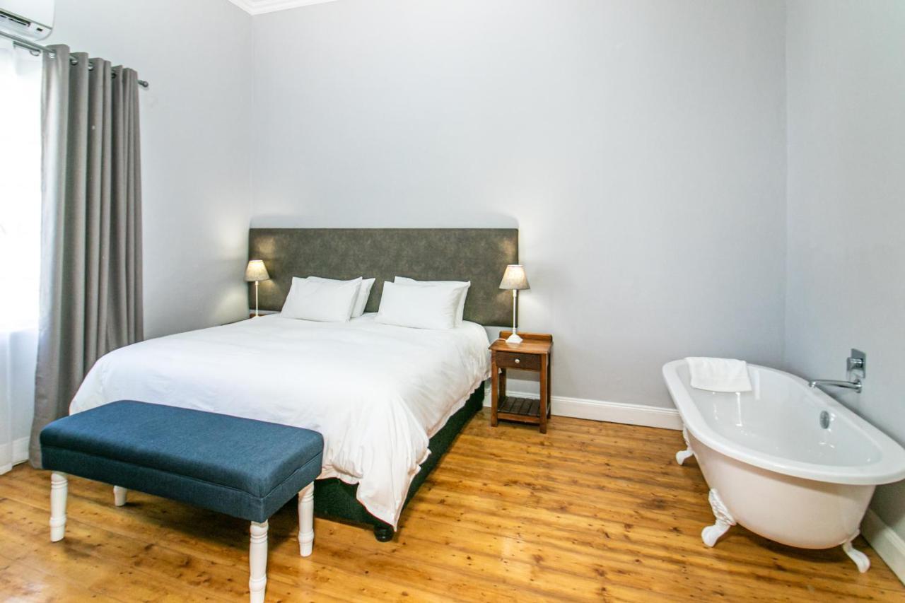 Victorian Square Guesthouse Graaff Reinet Exterior photo