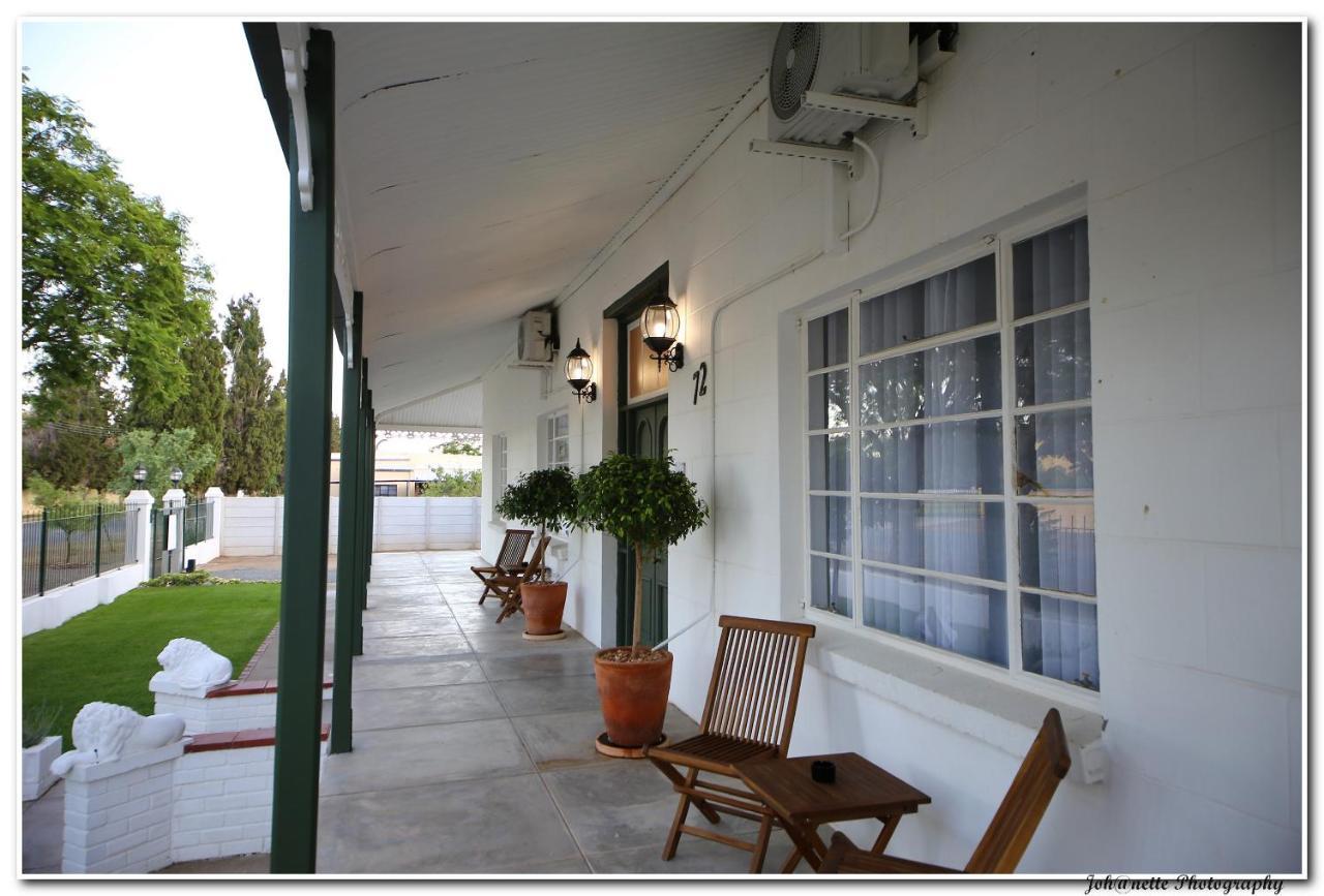 Victorian Square Guesthouse Graaff Reinet Exterior photo